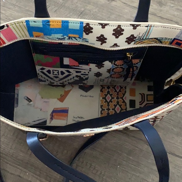 Limited edition Tory Burch pattern purse - Picture 4 of 4